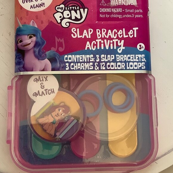 My Little Pony Slap Bracelet Activity Kit 3 Slap Bracelets 3 Charms 12 Loops NEW - Picture 3 of 4
